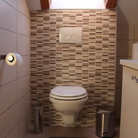 Rupe Apartment *