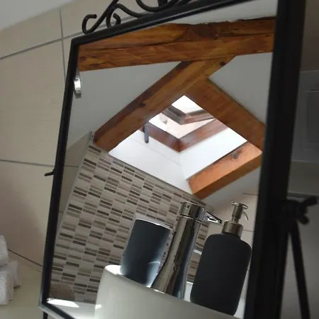 Rupe Apartment *